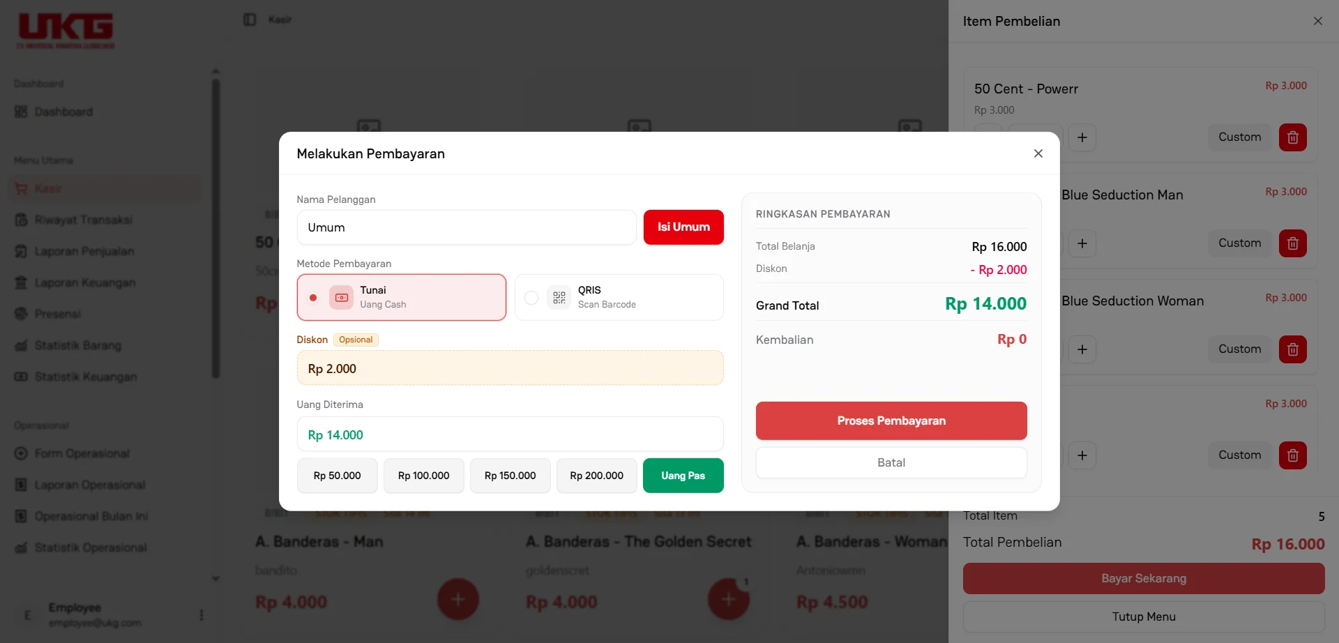Antarmuka kasir penjualan dengan pencarian barang, rincian harga, potongan diskon, dan pilihan metode pembayaran.